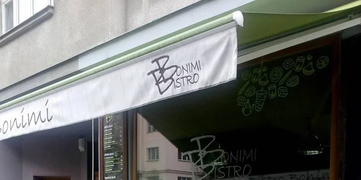 Mega döner nebo dürum s kuřecím masem a k tomu polévka nebo pití