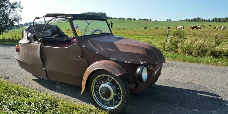 Vyrazte na výlet snů jako spolujezdec v legendární tříkolce Velorex 350