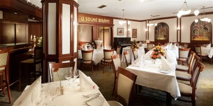 499 Kč za vynikající degustační menu pro DVA v Hotelu U Solné brány. Vychutnejte si řadu skvělých jídel s 63% slevou!
