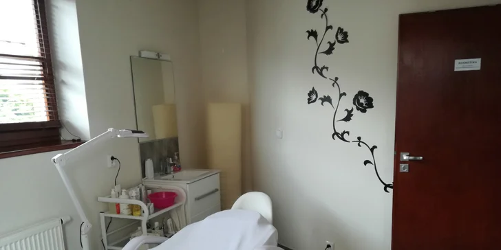 Péče pro dokonalou pleť: ošetření s luxusní přírodní kosmetikou