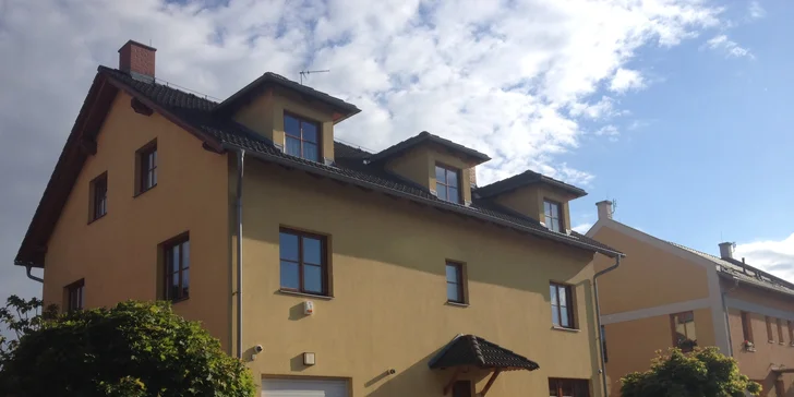 Péče pro dokonalou pleť: ošetření s luxusní přírodní kosmetikou