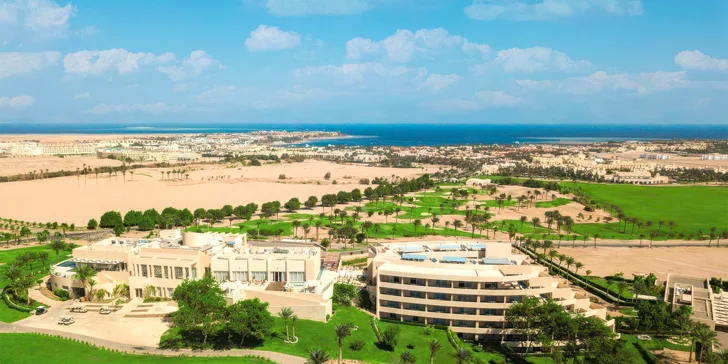 Hotel je přímo u jednoho z nejlepších golfových hřišť v Egyptě.