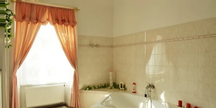 Kouzelné chvilky romantiky na zámku Úsobí se snídaní či polopenzí