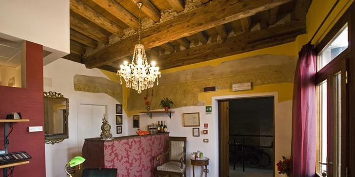 Benátská romance: Pobyt v okouzlujícím hotelu poblíž města a snídaně pro dva
