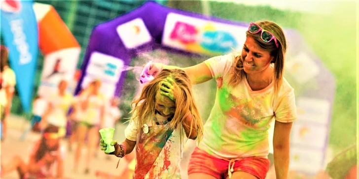 Protáhni kostru a oslav jaro barevným během na festivalu Rainbow Run