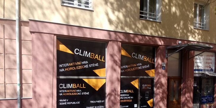 Vyzkoušejte climball: 30 nebo 60 minut interaktivní hry na horolezecké stěně