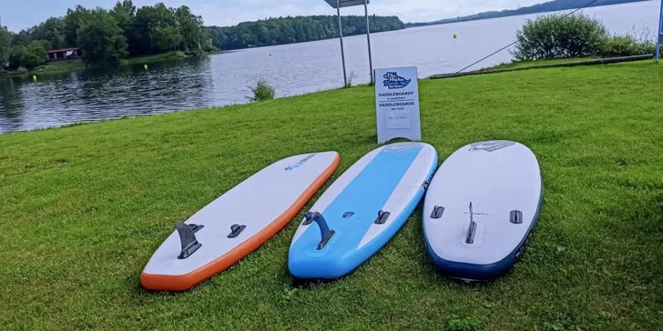 Otestujte svou rovnováhu na paddleboardu. 