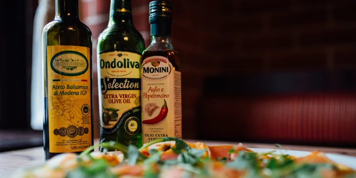 Dvě libovolné pizzy plné čerstvých ingrediencí jen kousek od Karlova mostu