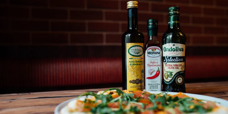 Dvě libovolné pizzy plné čerstvých ingrediencí jen kousek od Karlova mostu