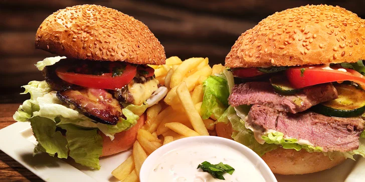 Pekelně dobrá hostina: dva 200gramové hovězí burgery a hranolky od Čerta