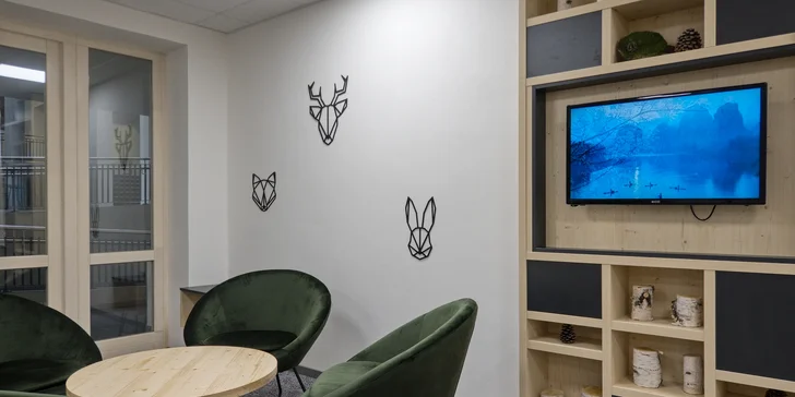 Vybavení pokojů 3* depandance je vlastní koupelna s WC a sprchou či vanou, TV a telefonem. Fén je k dispozici na recepci na vyžádání, úschova cenností také. 