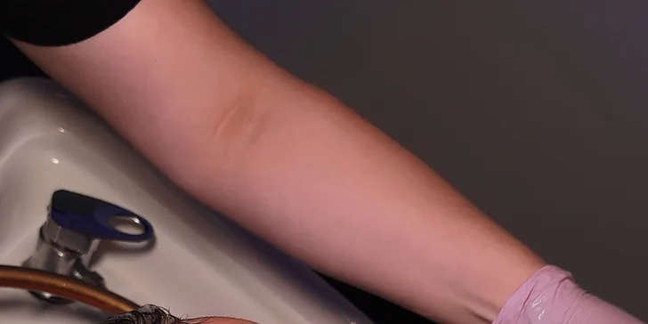 Dámy čeká 90minutová varianta Head Spa Deluxe, ošetření pro muže trvá 75 minut.