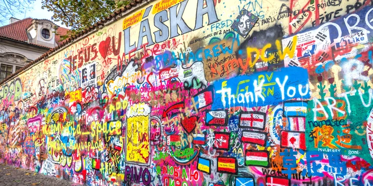 Uvidíte Lennonovu zeď, Čertovku, Jezulátko i Karlův most. 