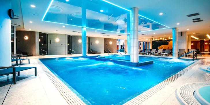Hotelové wellness centrum s celkovou plochou 835 m² vodnej plochy patrí medzi najväčšie v celej krajine.