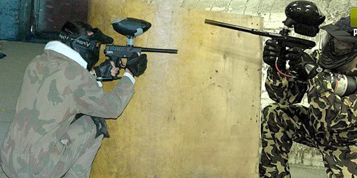 Adrenalinový paintball v kryté hale v centru Brna
