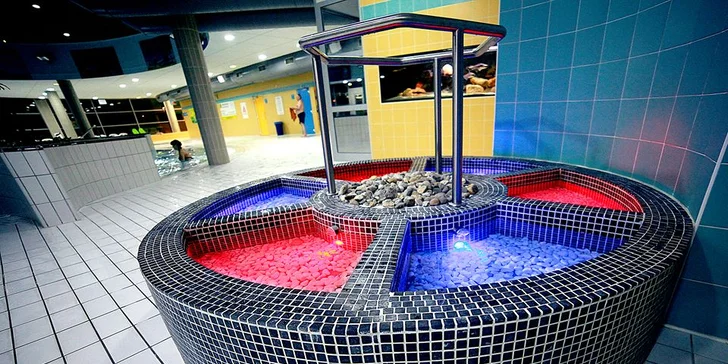 Vstup do kryté části největšího aquaparku na Vysočině i pro rodiny