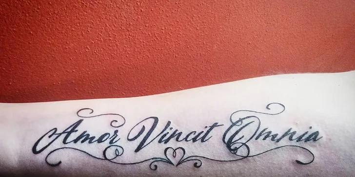 Nové tetování v profesionálním studiu o velikosti 5×5 nebo 10×10 cm