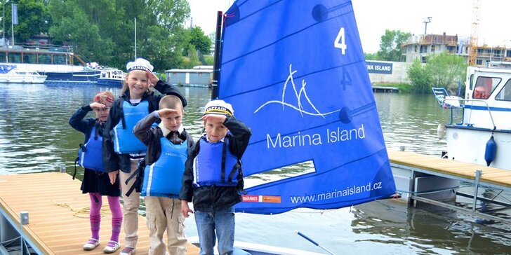 Pošlete děti na námořnické prázdniny: příměstské tábory (nejen) s jachtingem