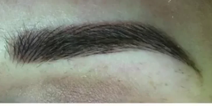 Mikropigmentace obočí (vláskování) nebo rtů včetně probarvení
