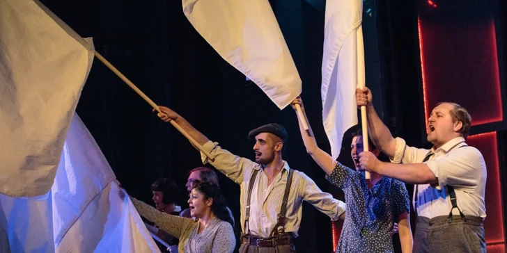 Vstupenka na muzikál v divadle Studio DVA: Evita, Funny Girl nebo Hello, Dolly!