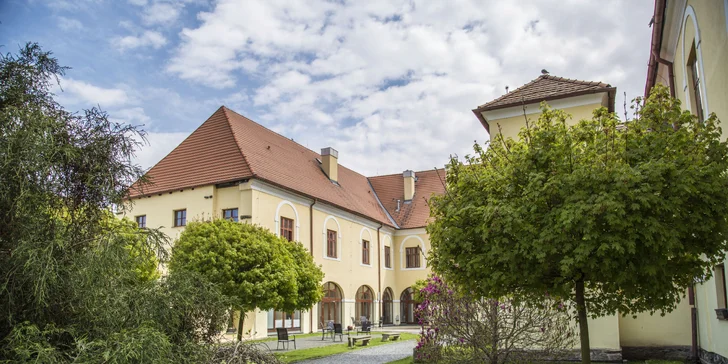 Zážitkové léto na Zámku Čechtice - all inclusive, střelnice, únikovka i půjčení kol