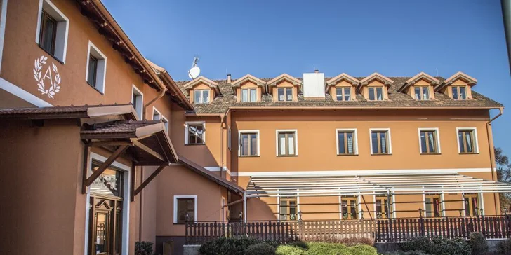 3 všední dny u Řípu i Prahy: pobyt s wellness a snídaně nebo i oběd a sekt