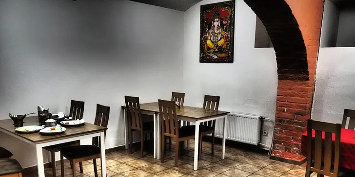 Pokrmy vonící dálkami: Autentické menu pro 2 od indického šéfkuchaře