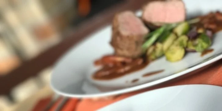 Vyladěné 4chodové degustační menu s "mezichody" a dezertem pro dva