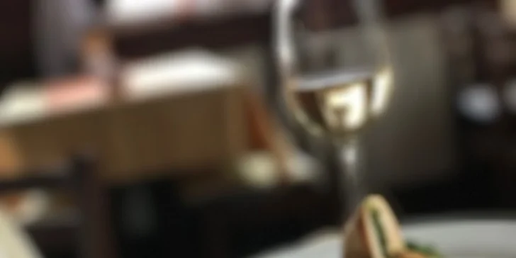 Vyladěné 4chodové degustační menu s "mezichody" a dezertem pro dva