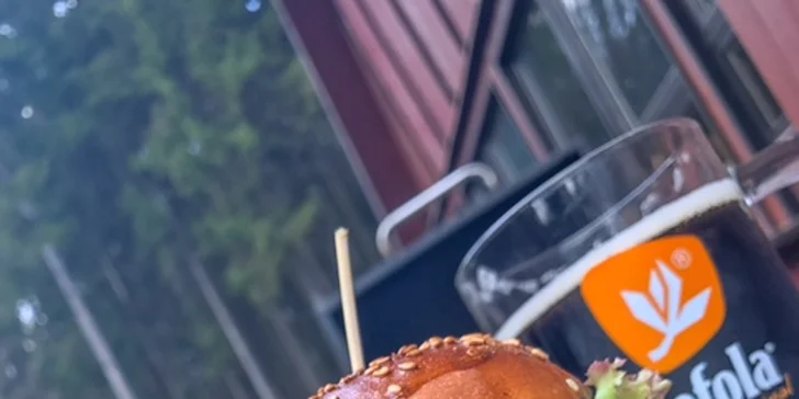 Bezlepkové menu: hráškový krém, Koliba burger a palačinky pro 1 či 2 labužníky