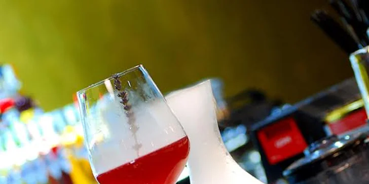 Propadněte tajům molekulární mixologie: degustace 5 speciálních koktejlů