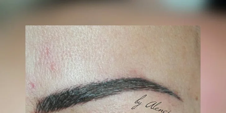 Permanentní make-up obočí, horních očních linek nebo rtů