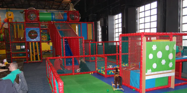 Vstup do rodinného zábavního centra Koala Café a limonáda k tomu