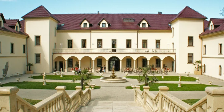 Mámivé léto na Zámku Kamenný Dvůr - gurmánské zážitky a neomezené wellness