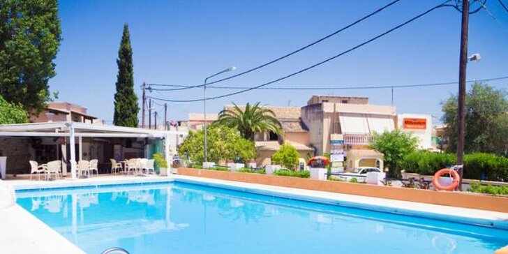 All inclusive dovolená na Korfu: letecká doprava a hotel jen 50 metrů od pláže