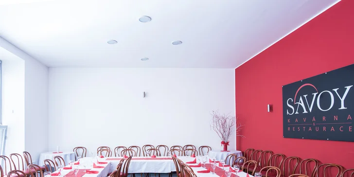 Zmrzlinový pohár a domácí limonáda dle výběru v elegantní kavárně Savoy