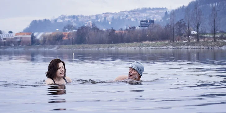 Netypická romance Bába z ledu: dvě vstupenky na nový film Bohdana Slámy