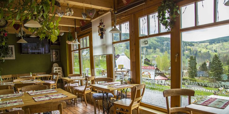 Vzhůru do hor: hotel v Peci pod Sněžkou se snídaní nebo polopenzí a neomezeným wellness