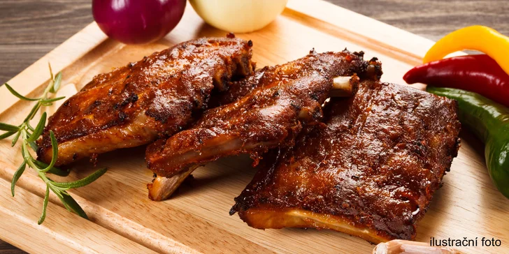 Pečená vepřová žebra s BBQ omáčkou: 1 nebo 2 půlkilové porce s řízným křenem