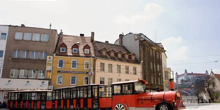 Bratislavou stylově: 3 vyhlídkové trasy vláčikom Blaváčikom, lodí i lanovkou