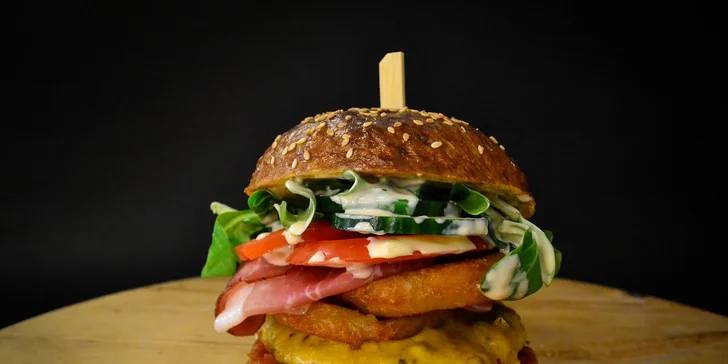 Hovězí fešák take away: Hell, Schwarzwald nebo Food Factory burger a hranolky