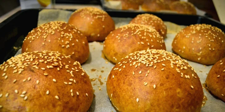 Hovězí fešák take away: Hell, Schwarzwald nebo Food Factory burger a hranolky