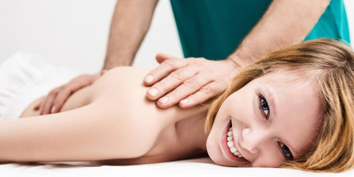 Důkladná masáž zádového a šíjového svalstva dle výběru v délce až 75 minut