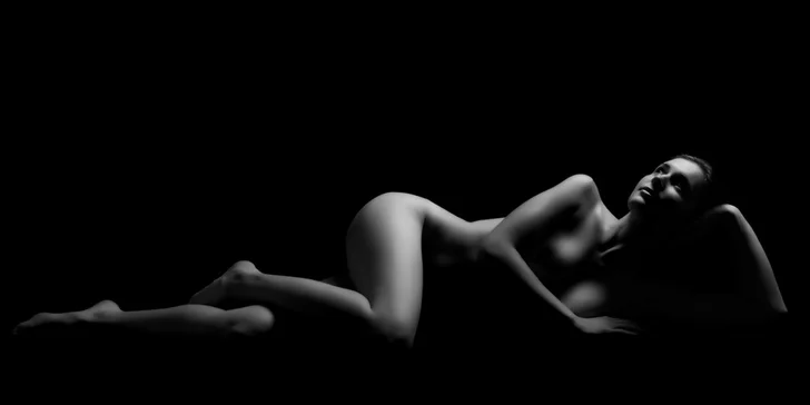 Fotografický akt: 4 profesionální umělecké fotografie, focení v ateliéru i exteriéru, retuš