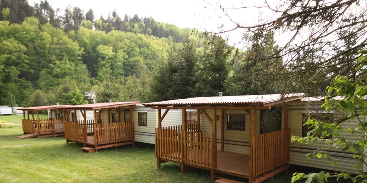 Léto na břehu Bečvy: mobilní domek pro 5 osob nedaleko skanzenu i Radhoště