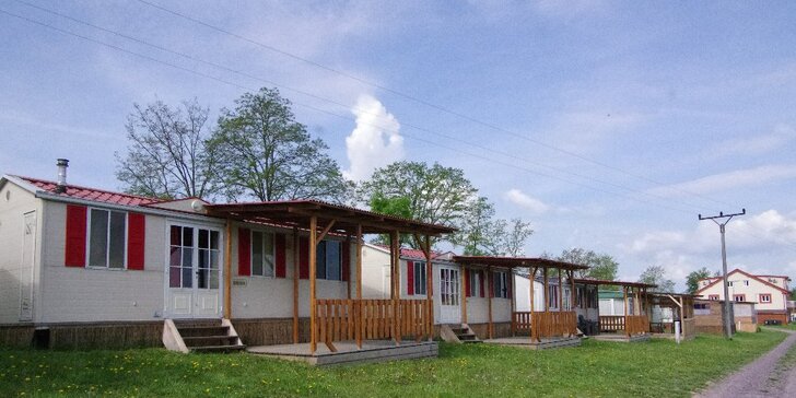 Pohoda až pro 7 osob: mobilní domky u přehrady Výrovice nedaleko Znojma