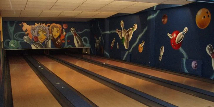 Hodina bowlingu ve Vsetíně pro celou partu