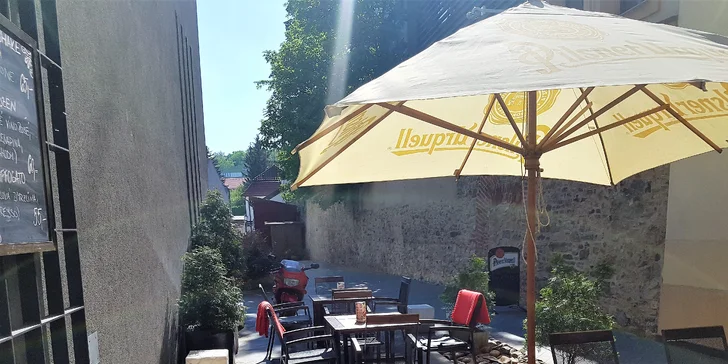 Hipsterský hit z Austrálie: avospresso macchiato – káva servírovaná v avokádu
