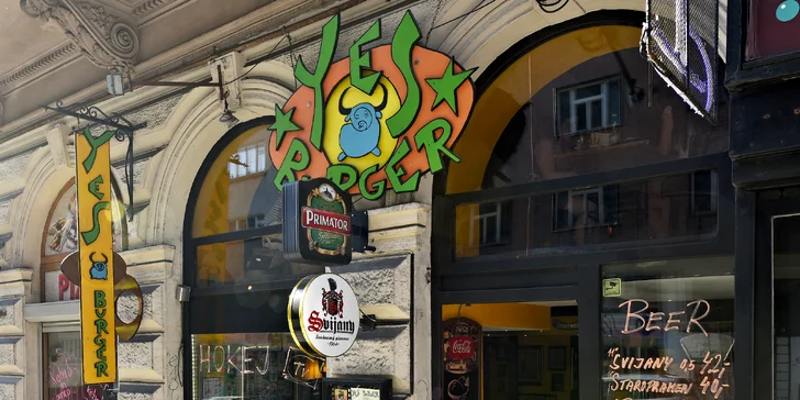 U jednoho stolu s obry: Abnormálně velké hovězí burger menu