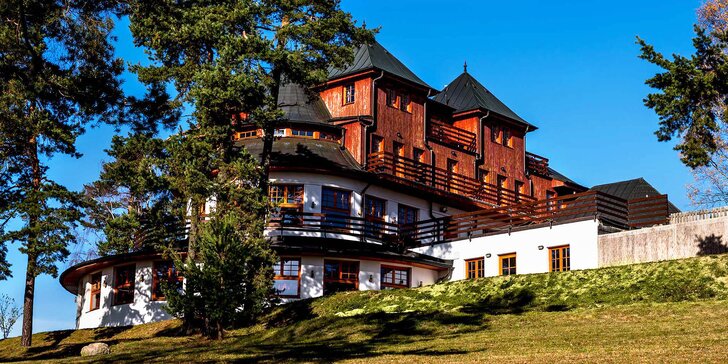 3 dny ve Varech: hotel v přírodě bokem od centra, wellness, klid a boží výhled